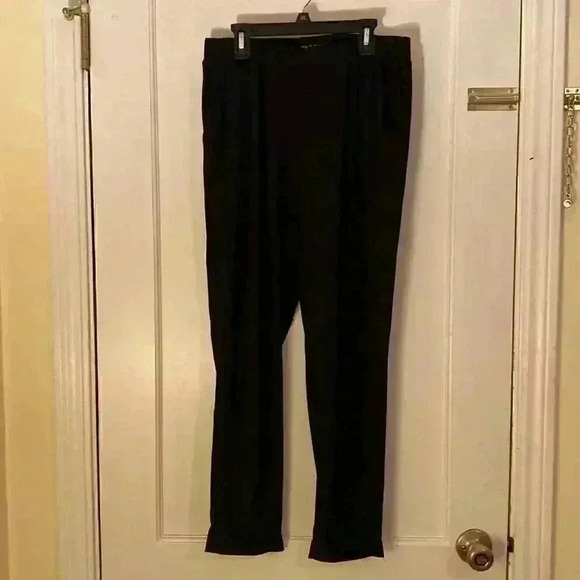 Guess Dress Pants with pockets - Picture 1 of 5